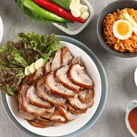 무뼈족발 300g 4팩+마늘소스+새우젓