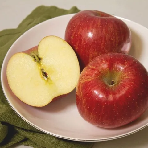 제철 홍로사과 2kg 소과 14-15과 내외