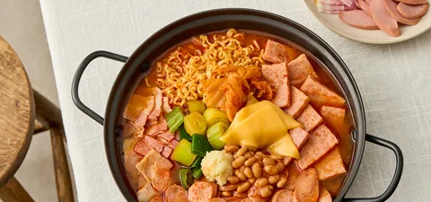 햄 가득 송탄식 부대찌개