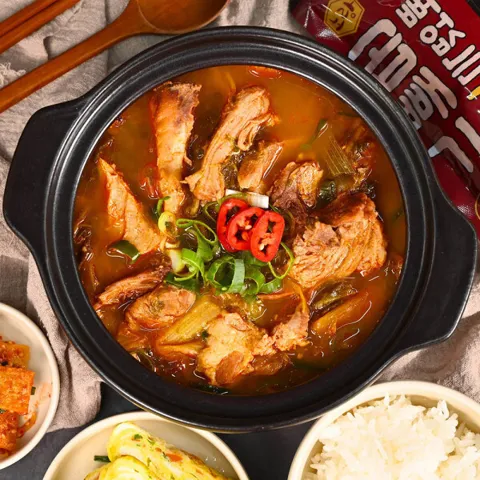 노랑 곱빼기 뼈없는 감자탕 뼈해장국 고기만 건져먹어도 1인분 600g 5봉