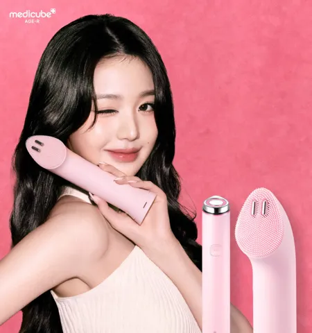 메디큐브 에이지알 부스터 진동클렌저 EMS 클렌징디바이스