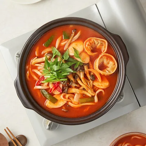 선착순특가) 윙잇 등촌동 버섯 칼국수, 1070g, 2팩